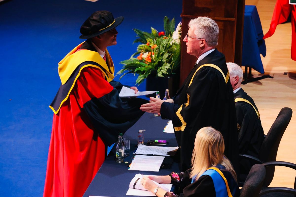 Stafsus Menag Gugun Gumilar Raih Doktor Cumlaude dari Dublin: Perkuat Kapasitas Intelektual Kemenag untuk Diplomasi Kerukunan Global